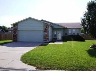 2102 S Crestline St, Wichita, KS 67209
