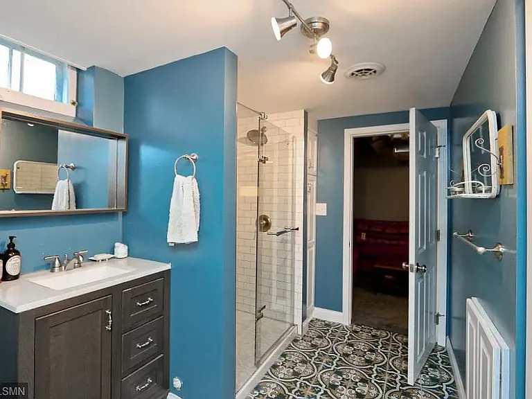 1119 Van Buren Ave — Photo 14