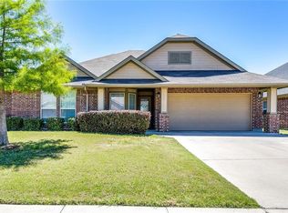 724 Date Ct, Burleson, TX 76028