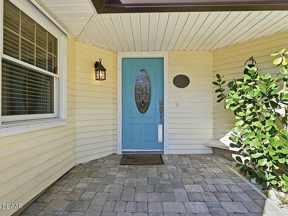 3rd image of 686 Wildwood Dr