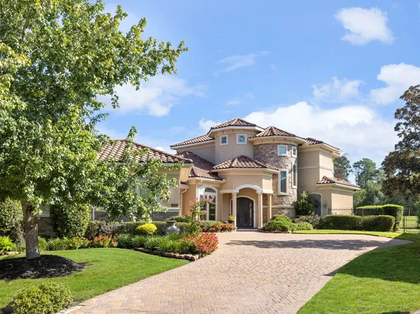 2802 Twin Fountains Dr, Houston, TX 77068