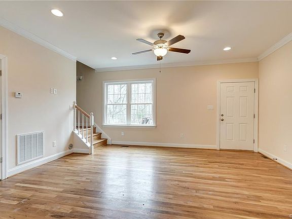 4th image of 1615 Main Blvd