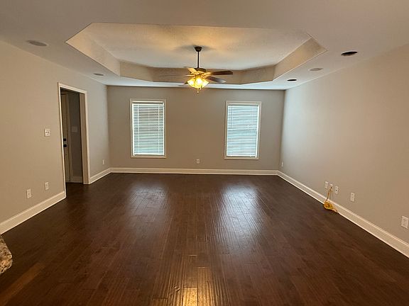 3rd image of 1704 Churchill Ln SE