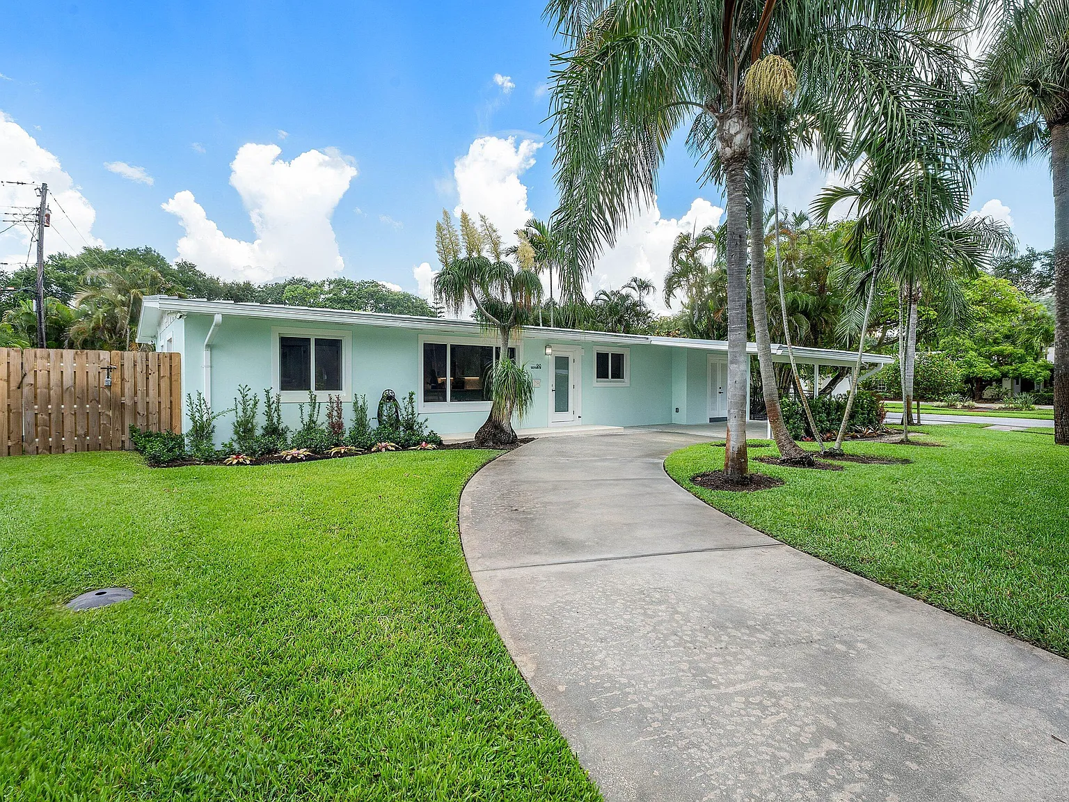 3 bed, 2.0 bath, 2038 sqft, $5,600 — Photo 4