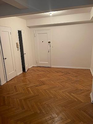 5th image of 139 E 35th St APT 1D
