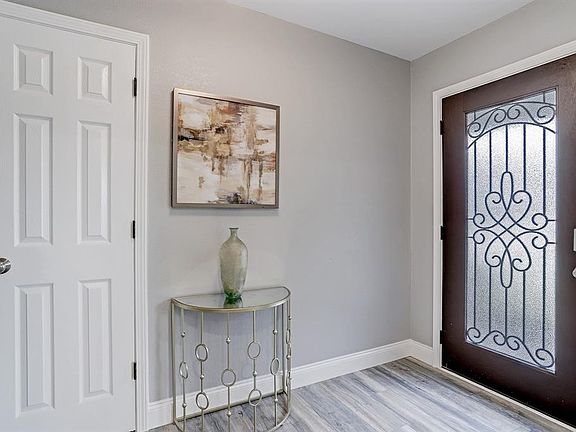 3rd image of 5610 Dawnridge Dr