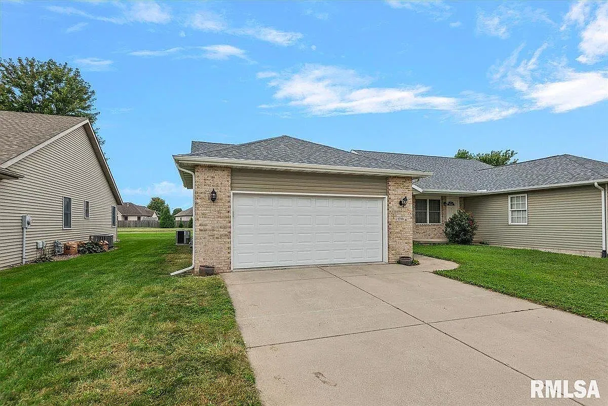 2 bed, 1435 sqft, $2,100 — Photo 2