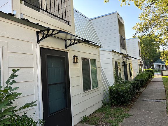 2nd image of 423 W Comanche St APT C