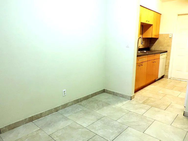 1621 SW 6th Ave #2 — Photo 14