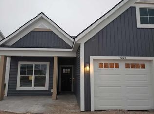 668 Terrace Point Dr, Muskegon, MI 49440