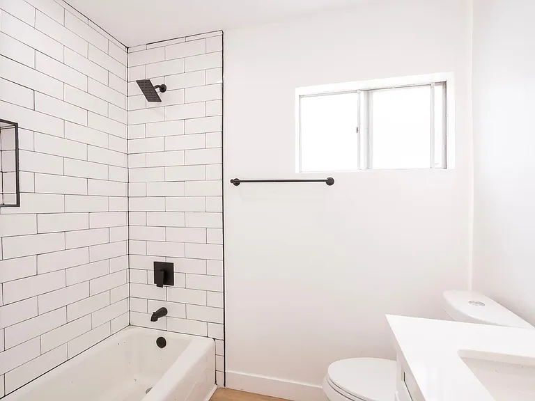 1626 N Fuller Ave — Photo 10