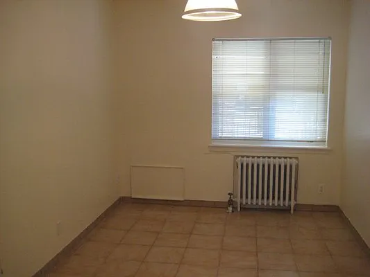 Rented by Zikos Realty Services | media 33