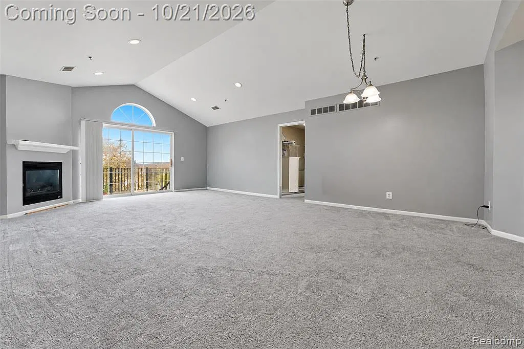 3 bed, 2.0 bath, 2256 sqft, $2,500 — Photo 2