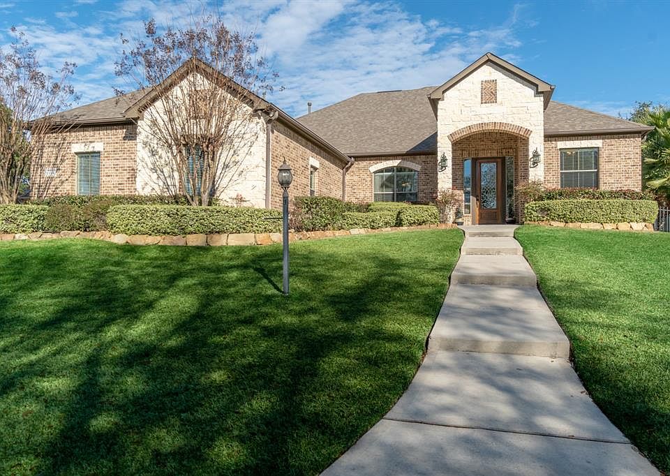 Welcome home! This fabulous one story home is the one you have been searching for.