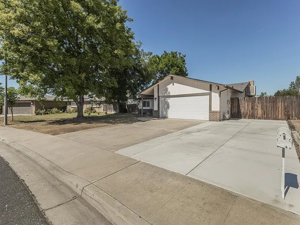 1385 Bernadine Dr, Clovis, CA 93611