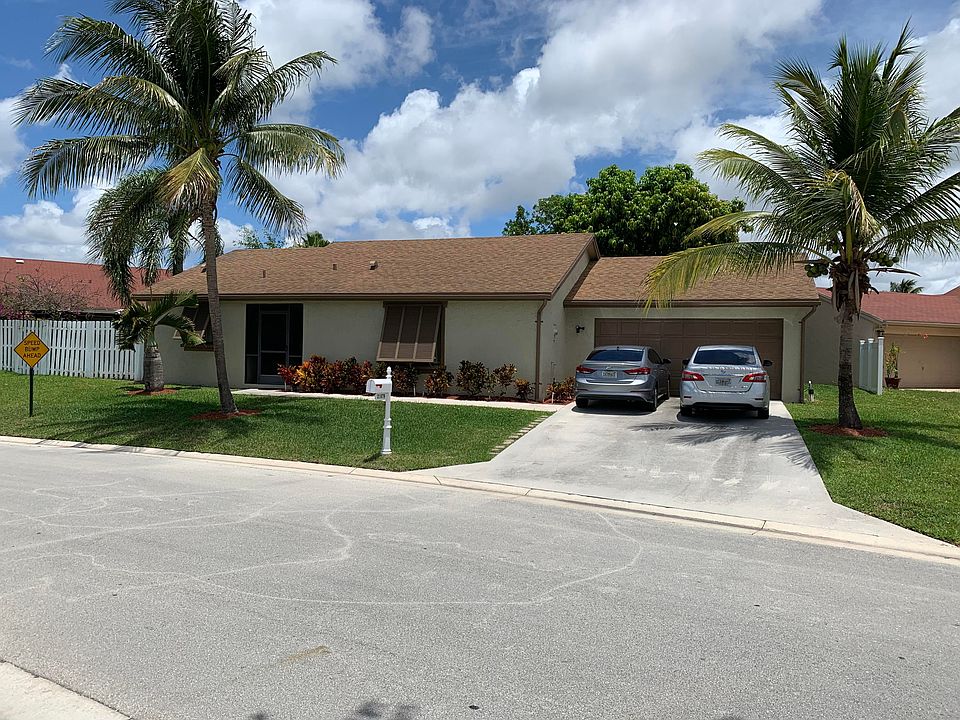 Home For Sale In Rainberry Park