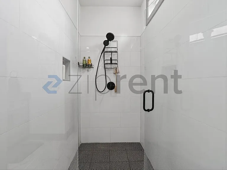 1934 Elizabeth St — Photo 17