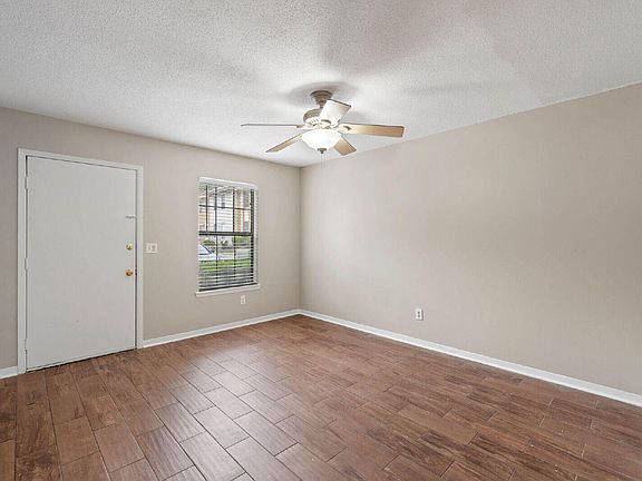4th image of 611 Center St Unit 10