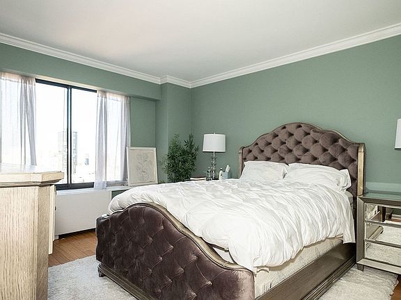 5th image of 200 E 61st St APT 34E
