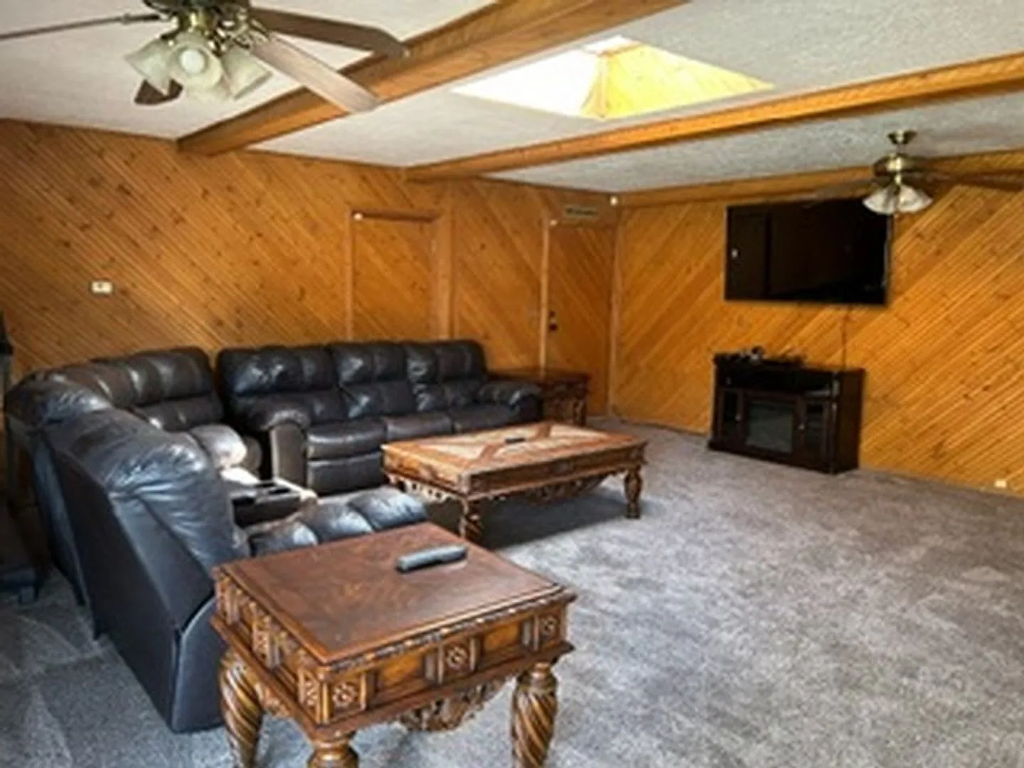 Furnished Rental, 3 Bedroom With 4 Car Garage — Photo 3