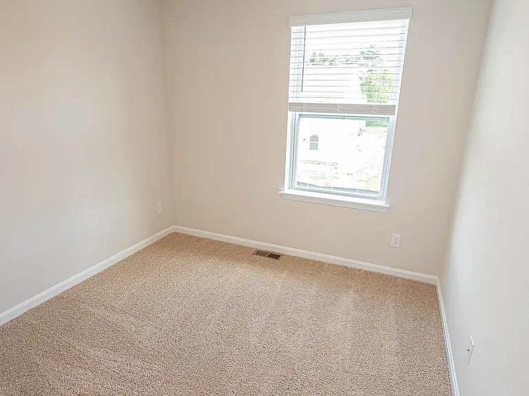 130 Willowtree Ln — Photo 61
