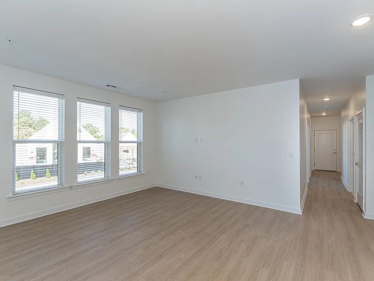 Wrighthaven Square Apartments — Photo 82