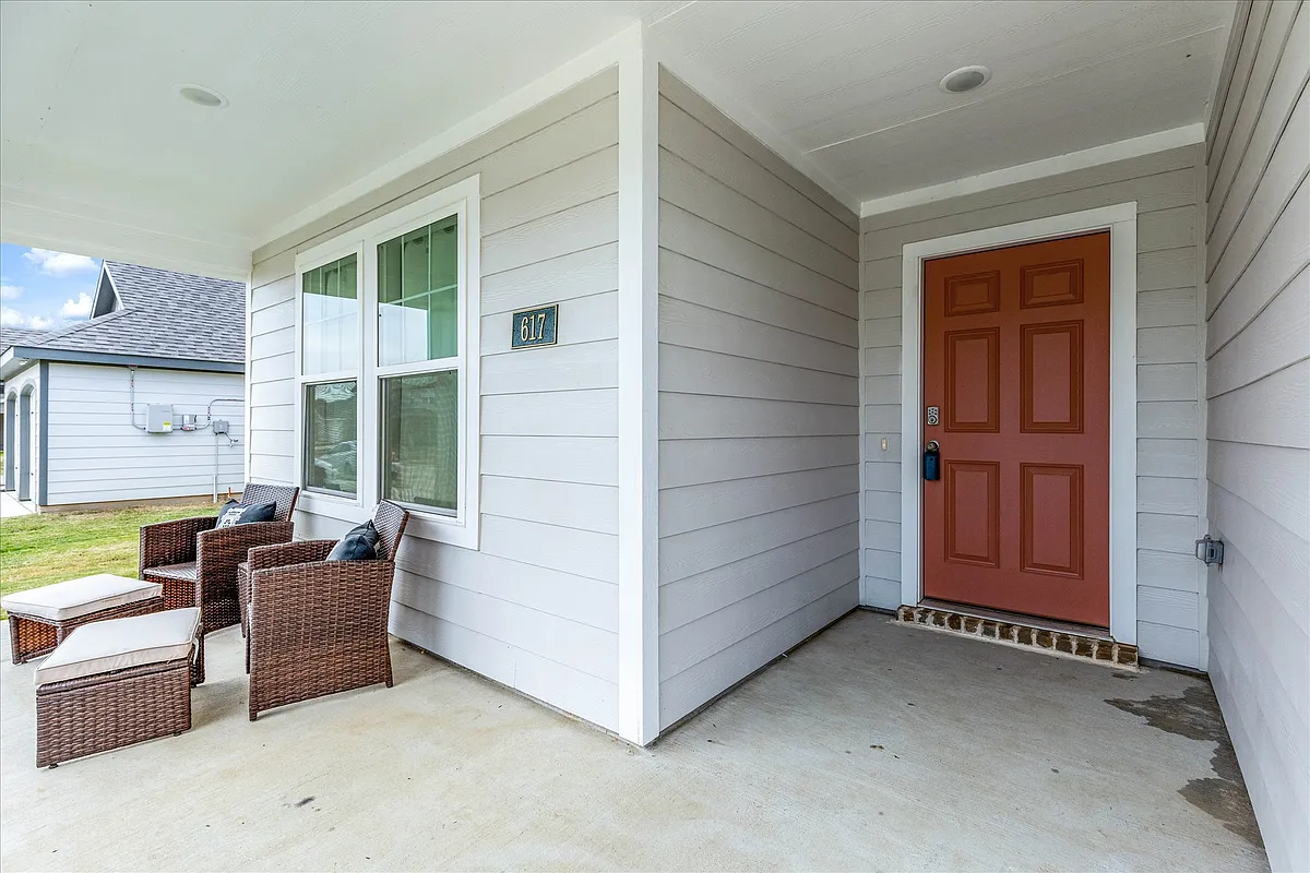 Building Photo - 617 Mayfield Dr