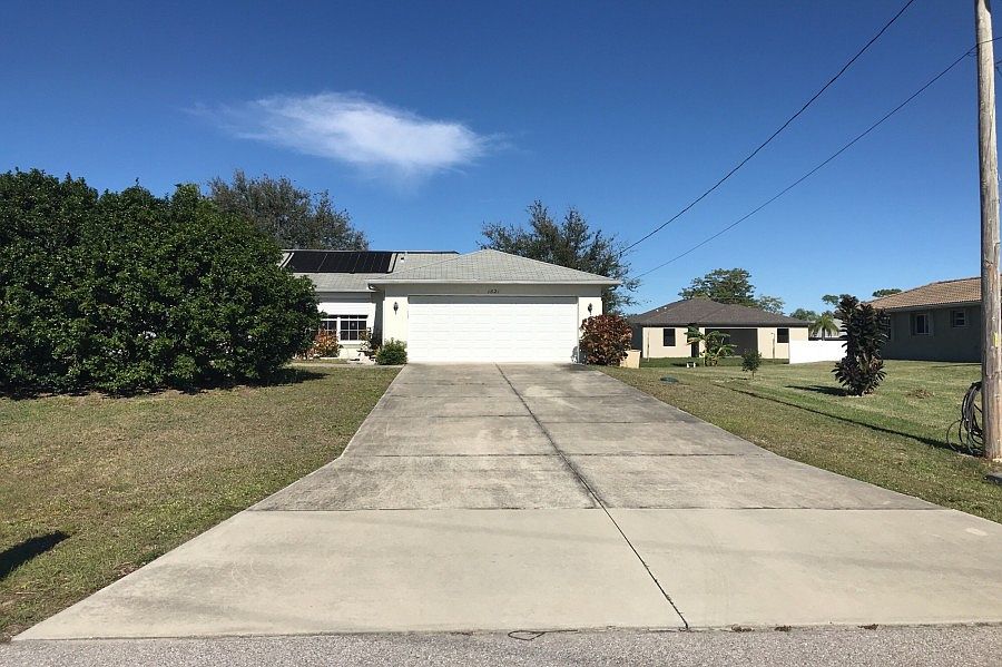 1st image of 1821 SW 22nd Ter