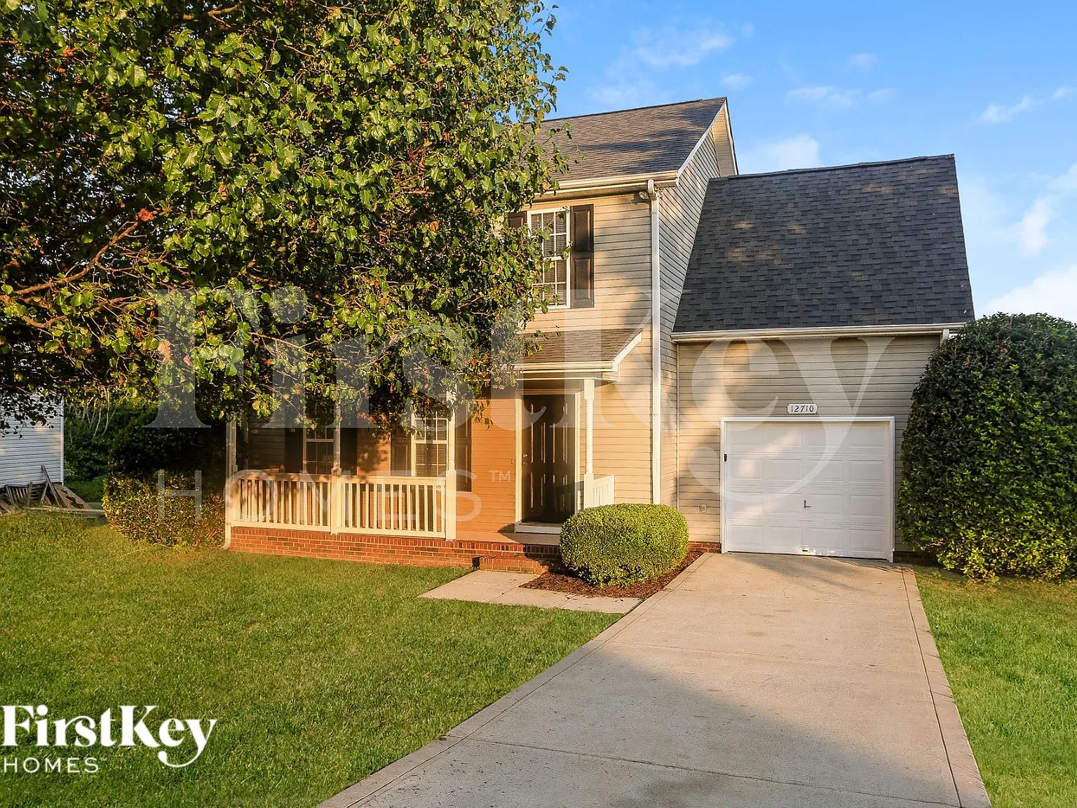 4 bed, 2.5 bath, 1476 sqft, $2,360 — Photo 2