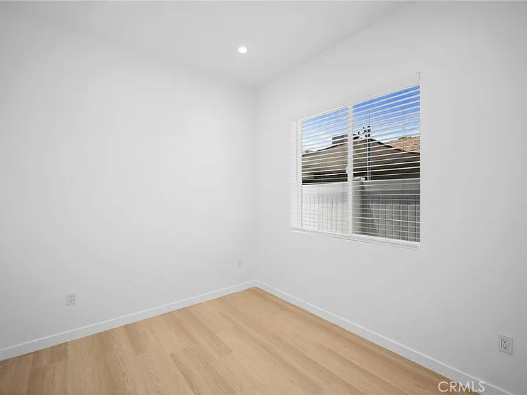 7247 Cleon Ave — Photo 11