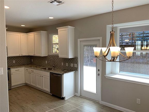 4th image of 191 Shady Bluff Ct