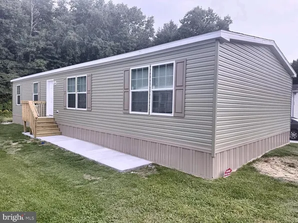 202 Jacobstown New Egypt Rd Trailer 185, Wrightstown, NJ 08562