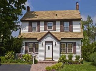 136 Bellmore Rd, East Meadow, NY 11554