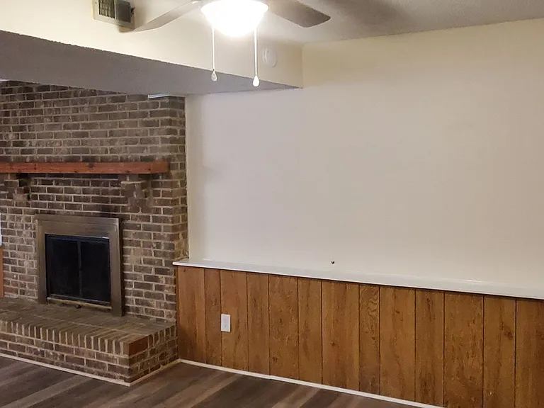 7402 Brigmore Dr — Photo 25
