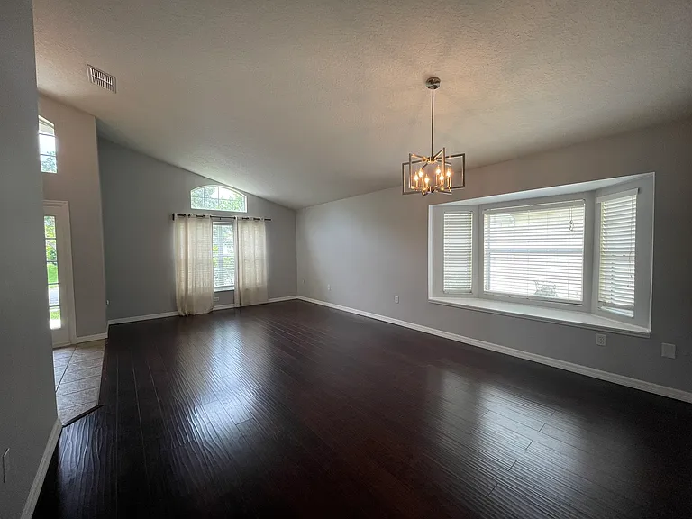 13826 Mirror Lake Dr — Photo 3