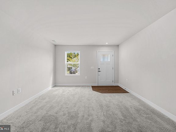 4th image of 18386 Centennial Cir
