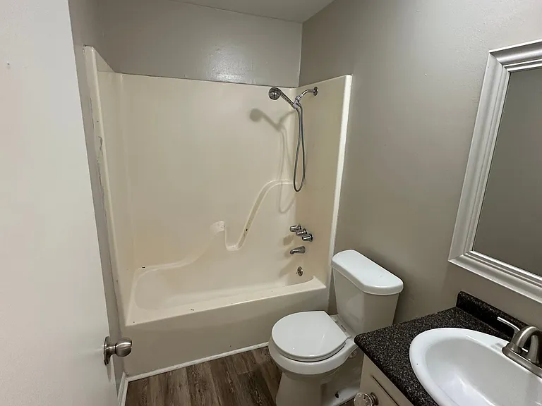 3995 Morningside Dr #3 — Photo 2