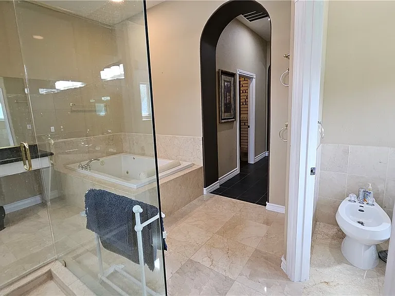 2101 Grand Island Ct — Photo 38