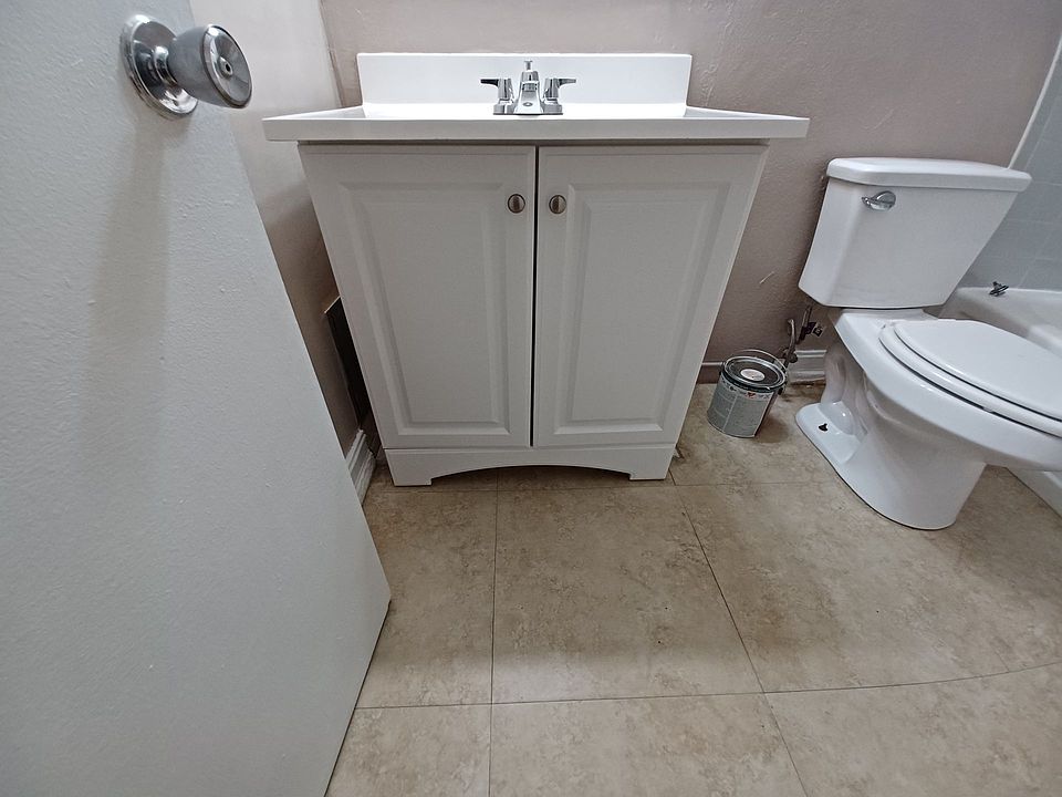 1st image of 1830 Maravilla Ave APT 212