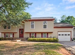 6018 Misty Way Ln, Charlotte, NC 28212