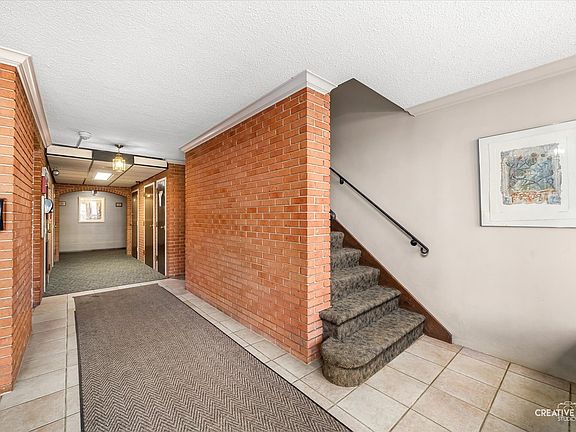 3rd image of 1050 N Farnsworth Ave APT 403