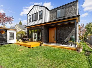 7522 9th Ave NW, Seattle, WA 98117