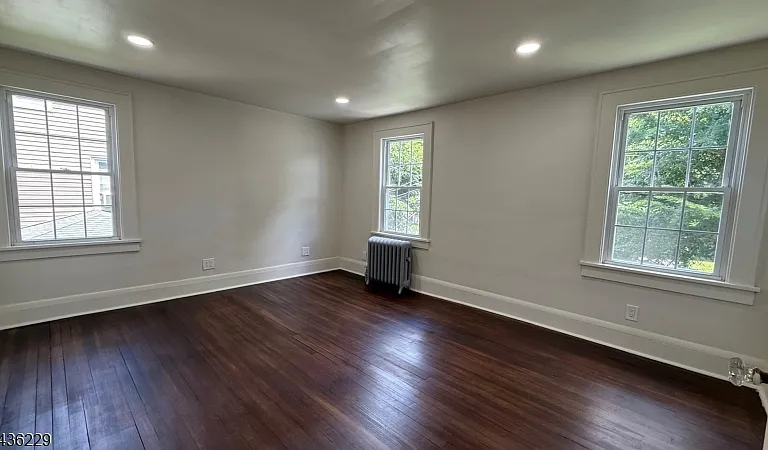 1126 Kensington Ave — Photo 10