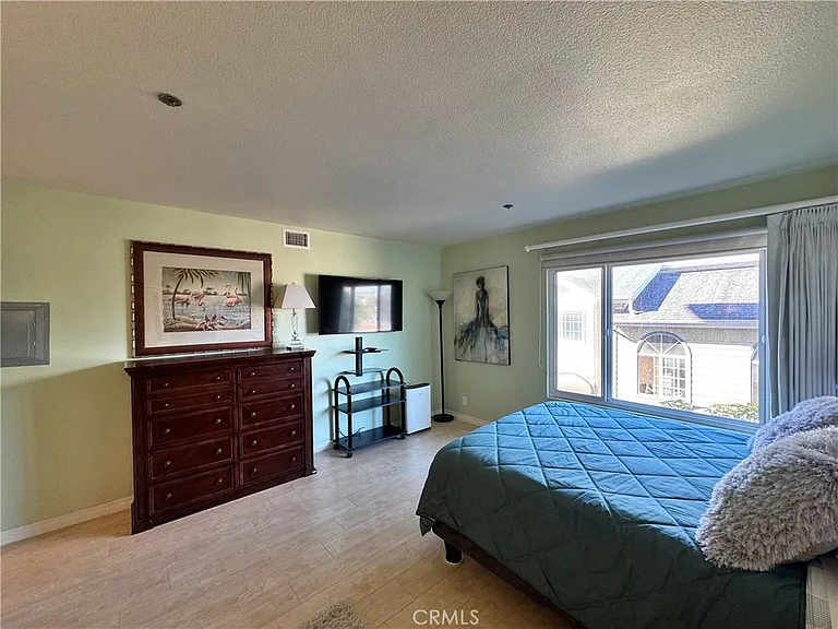 230 S Catalina Ave #203 — Photo 30