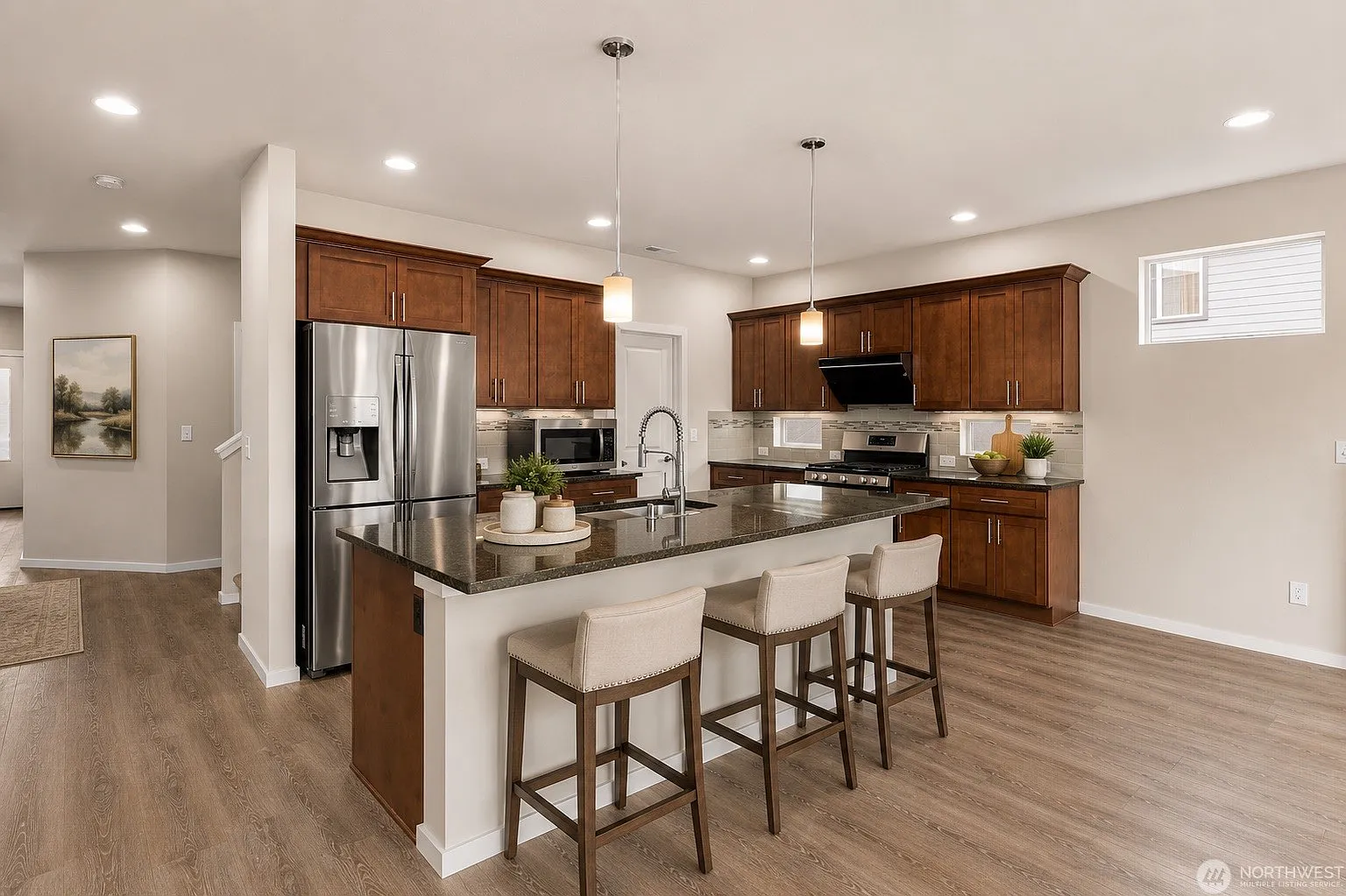 4 bed, 2.5 bath, 2780 sqft, $3,600 — Photo 4