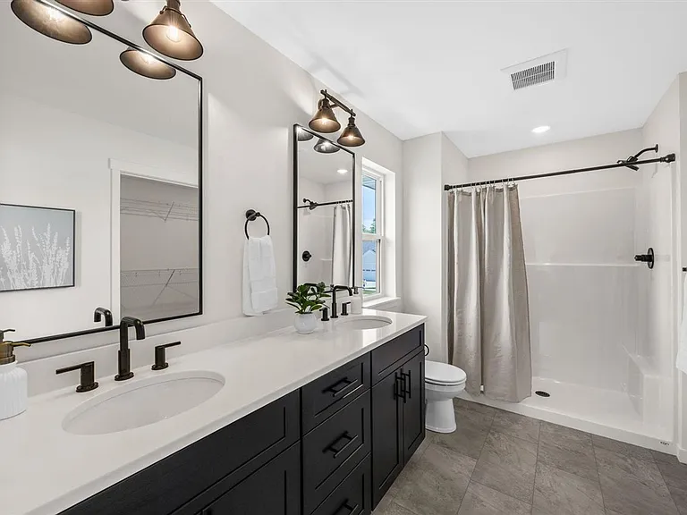 1342 Isabelle Ln — Photo 12