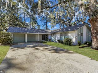 490 Strathy Hall Dr, Richmond Hill, GA 31324