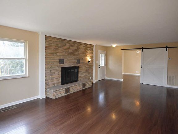 4th image of 2530 Fairmont Blvd