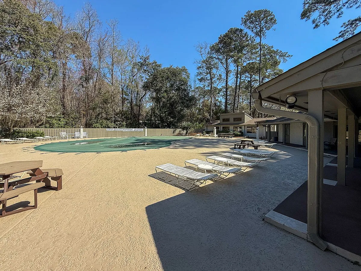 Building Photo - 96 Mathews Dr #223