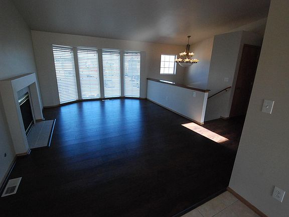 Living Rm Fire Place